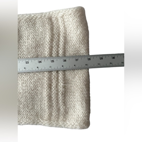 Betsey Johnson white knit infinity scarf - Picture 6 of 9